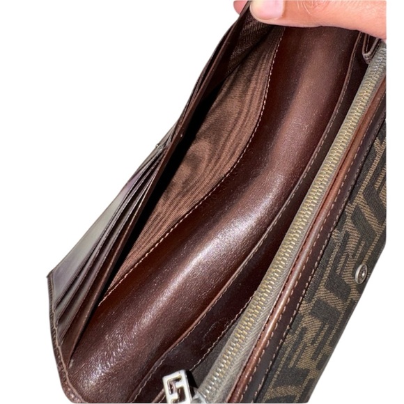 ❌SOLD❌Authentic Fendi zucca wallet - Picture 6 of 10